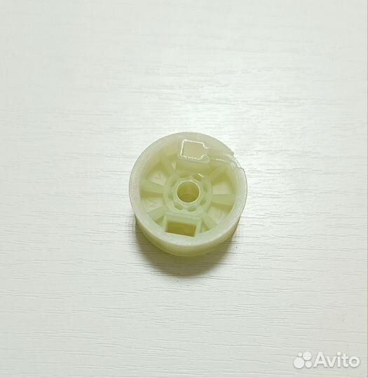 Ролик стеклоподъемника Mersedes-Benz Vito 639 лев