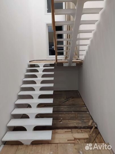 Изготовление и установка лестницы