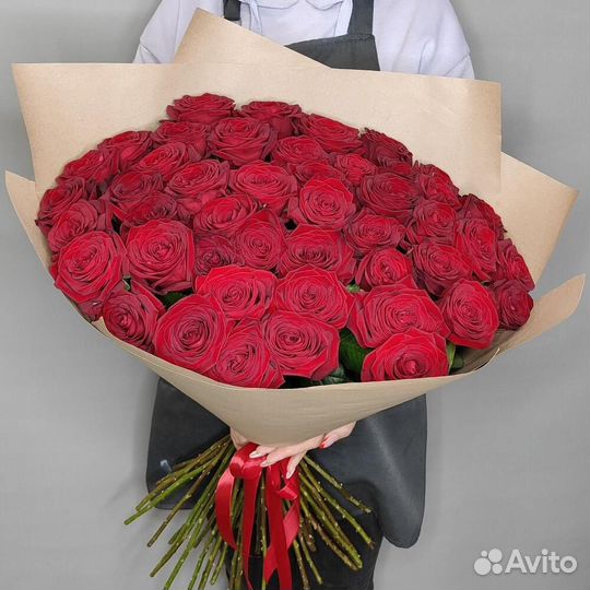 Букет из 51 красной розы. Доставка цветов