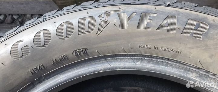 Goodyear Vector 4Seasons Gen-2 SUV 225/60 R17 99V