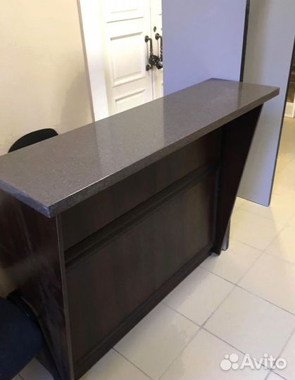 Барная стойка для приемной из искусственного камня