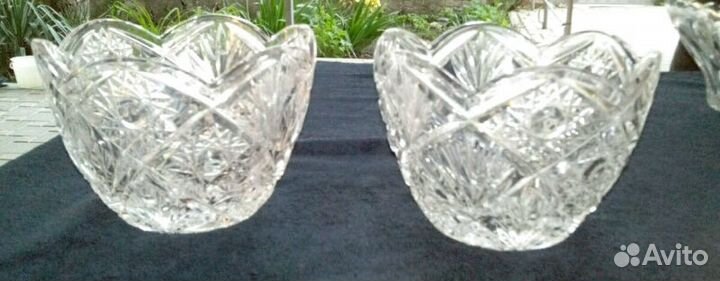 Вазы хрустальные разные и 1 пара