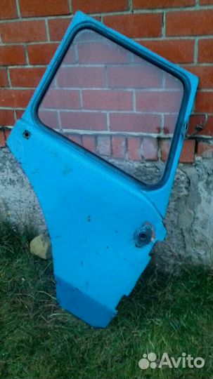 Дверь на мтз 80 правая и направляющие колесо на дт