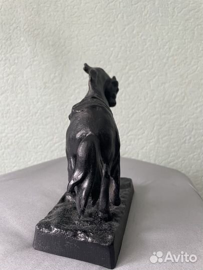 Чугунная статуэтка конь с попоной