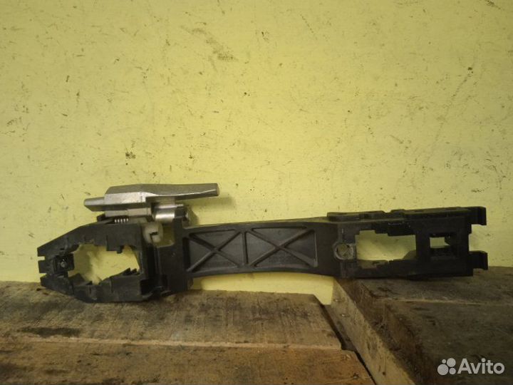 Механизм ручки двери правый Nissan Almera G15