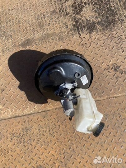 Вакуумный усилитель тормозов Volkswagen