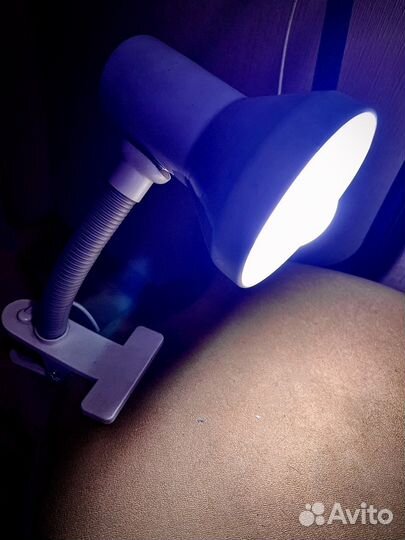 Лампа на прищепке (настольная)