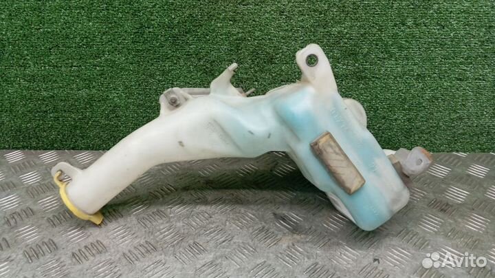 Бачок стеклоомывателя Dodge Challenger 3