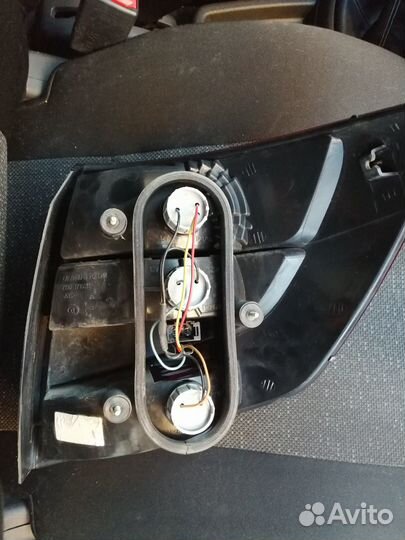 Задняя фара гранта седан