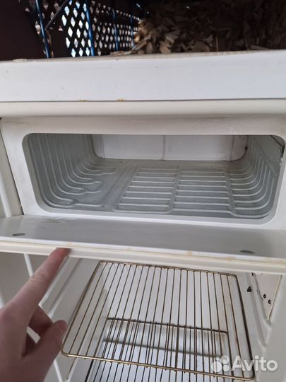 Холодильник б/у бирюса 2