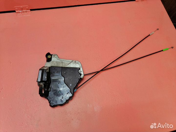 Замок двери передней правой Toyota RAV 4 2006-2013