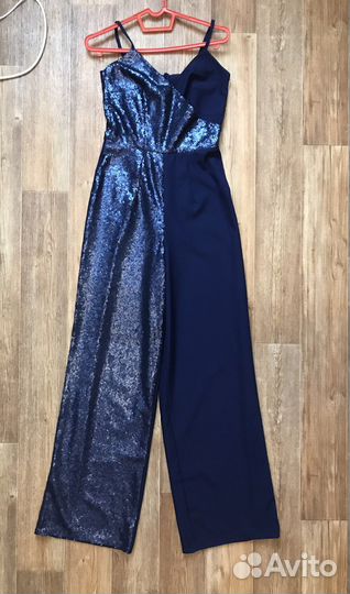 Синий комбинезон с запахом в пайетках