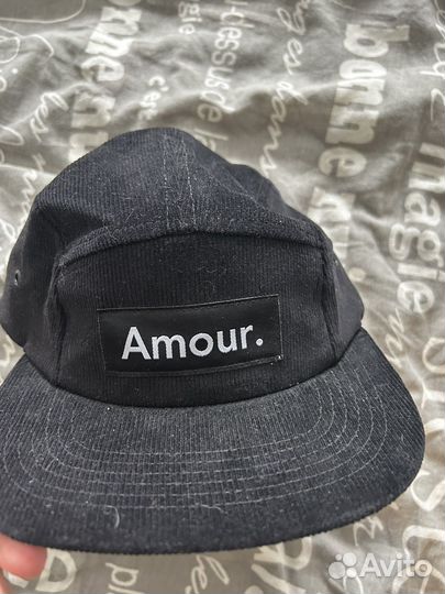 Бейсболка Amour