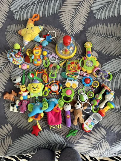 Игрушки музыкальные, погремушки пакетом