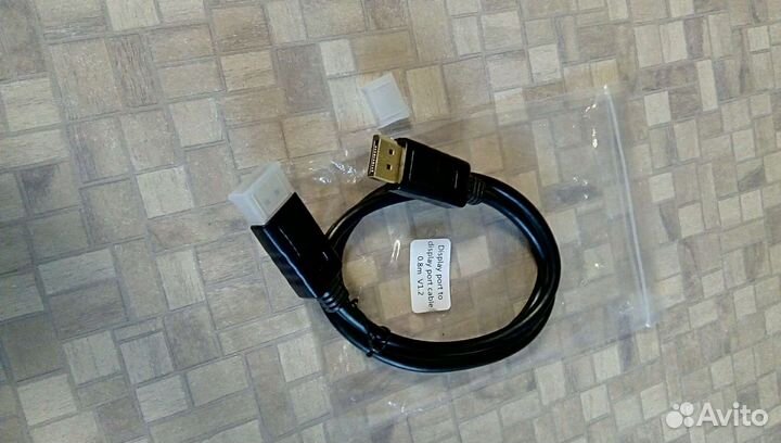 Кабель от порта дисплея к порту отображения