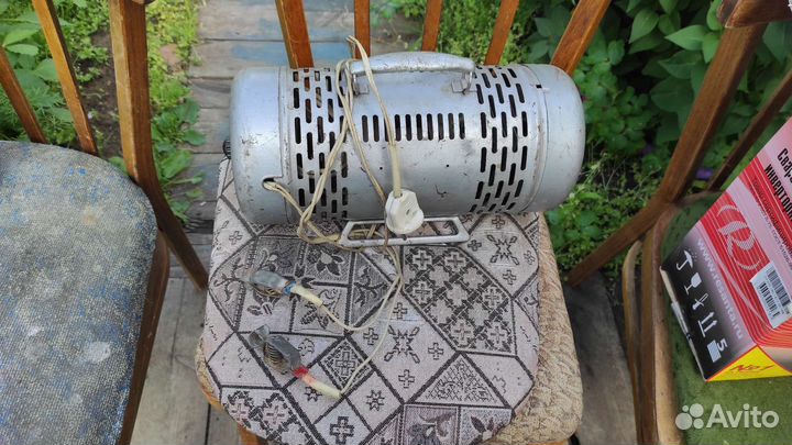 Зарядка для автомобильного аккумулятора СССР