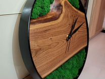 Часы в стиле лофт из натурального дерева со мхом