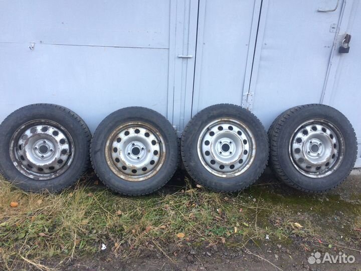 Комплект б/у шипованных колёс R15 на дисках