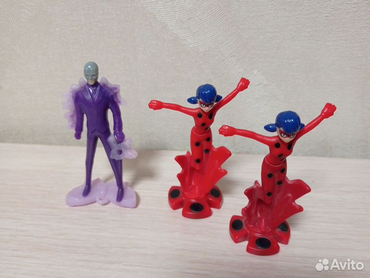 Игрушка киндер Леди Баг Бражник