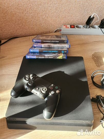 Sony PS4 slim 500gb + 4диска
