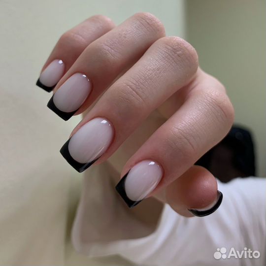 Маникюр и педикюр