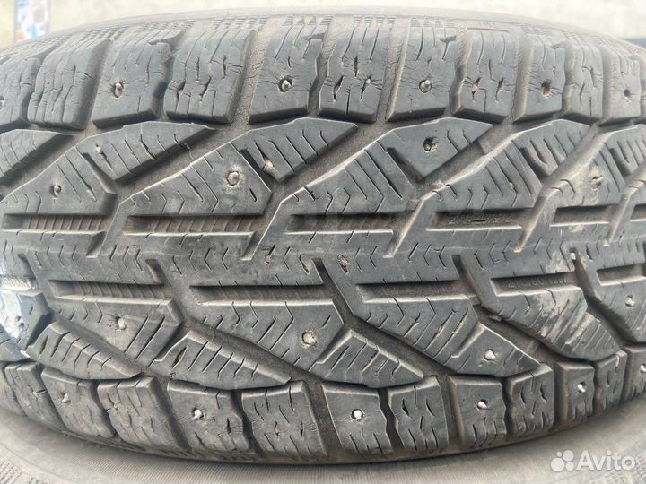 Tigar SUV Ice 215/60 R17