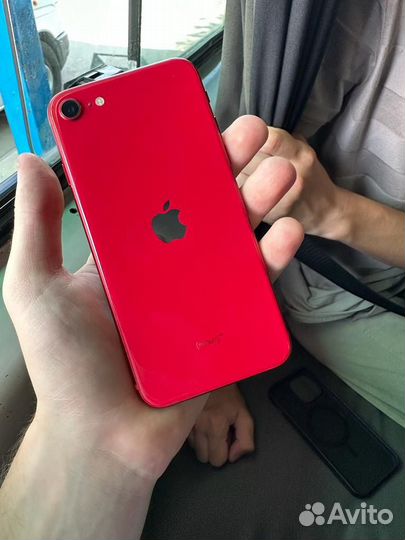 Телефон iPhone se 2020 / 64 gb