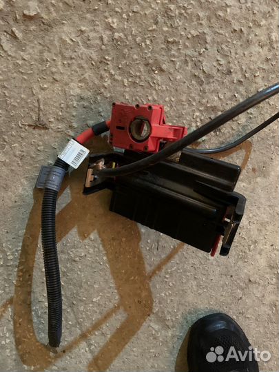 Bmw x5 e70 плюсовая клемма