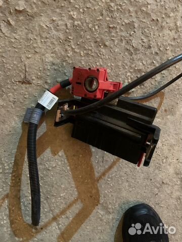 Bmw x5 e70 плюсовая клемма