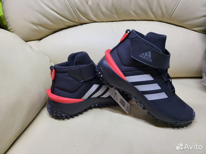 Кроссовки Adidas новые демисезон 38, 39,40 р