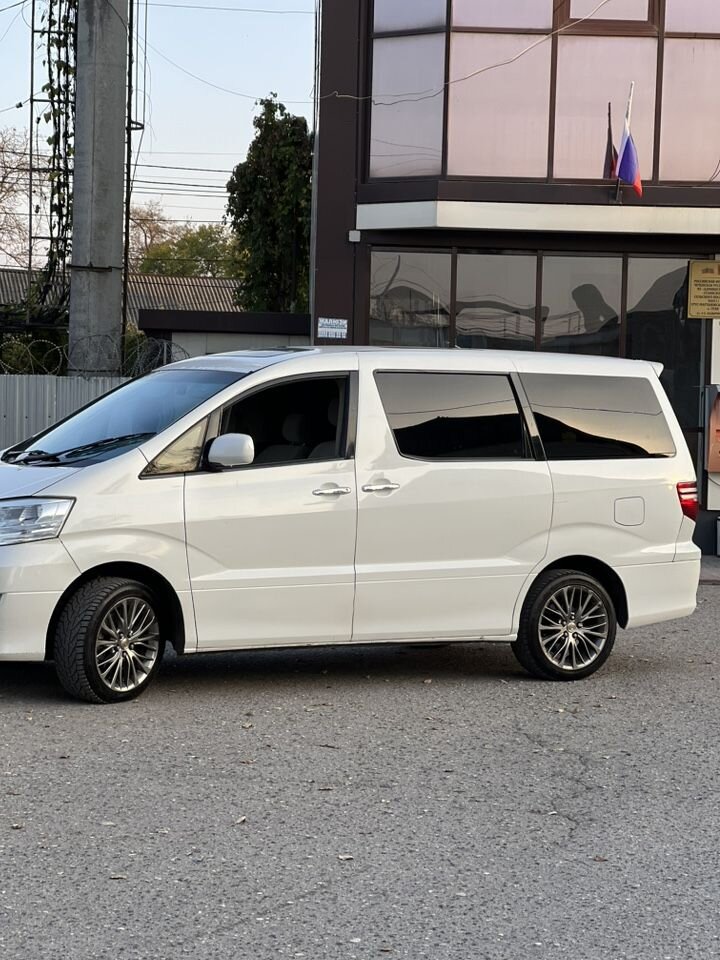 Toyota Alphard: фото владельца