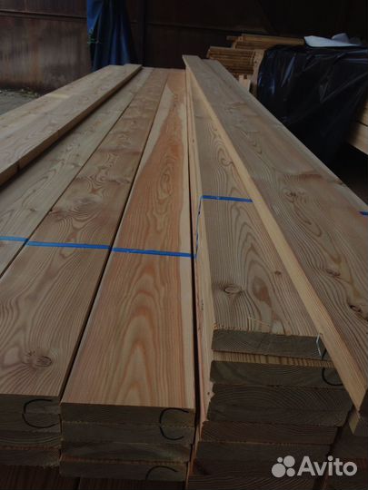 Строганная лиственница: доски 55x125 мм, равномерные размеры