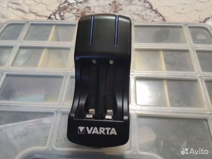 Зарядное устройство Varta 57642
