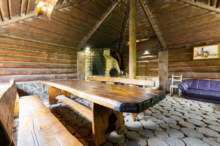 Коттедж 550 м² на участке 13 сот.