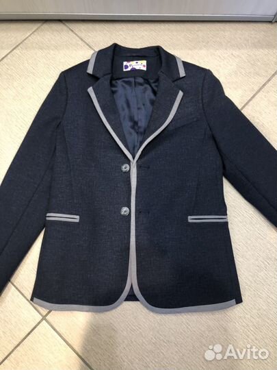 Продам детский пиджак