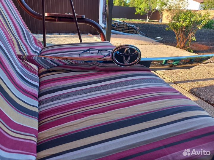 Накладка крышки багажника Toyota Camry 50