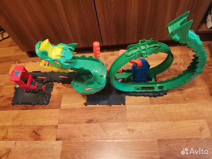 Хот Вилз (Hot wheels) трек Атака Дракона HDP03
