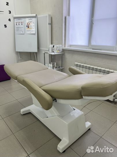 Кушетка косметологическая с электроприводом