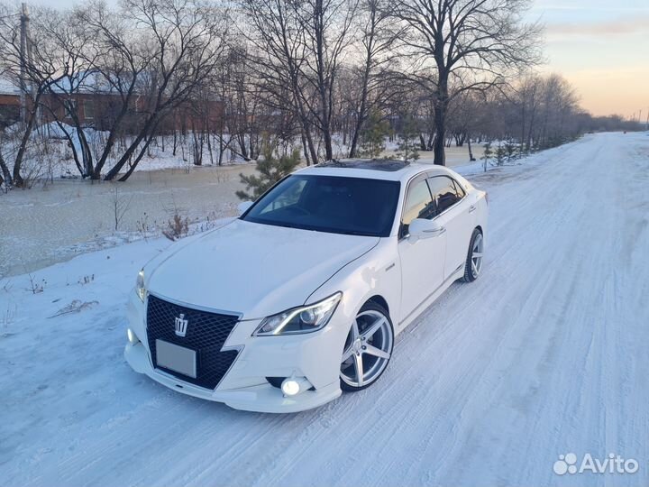 Toyota Crown athlete g 2013