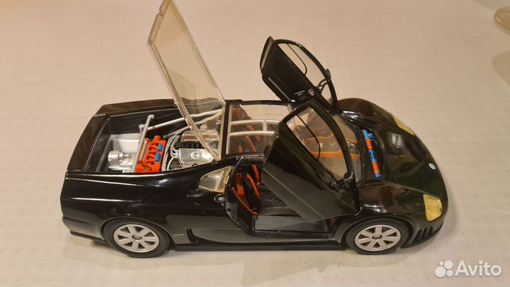 Коллекционная модель 1/18