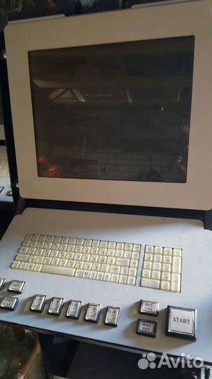 Компьютер с сенсорным экраном