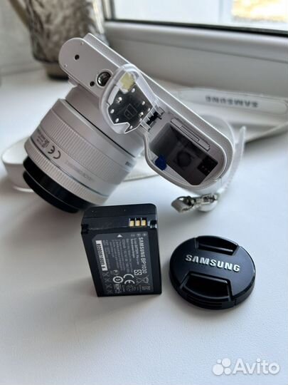 Фотоаппарат Samsung NX1100