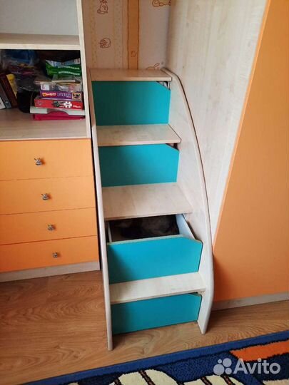 Детская стенка с матрасами