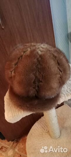 Продам женскую натуральную норковую шапку