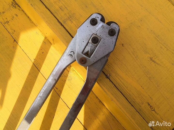 Клещи зажимные для полипропиленовых лент