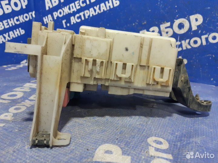 Блок предохранителей Toyota Matrix кроссовер