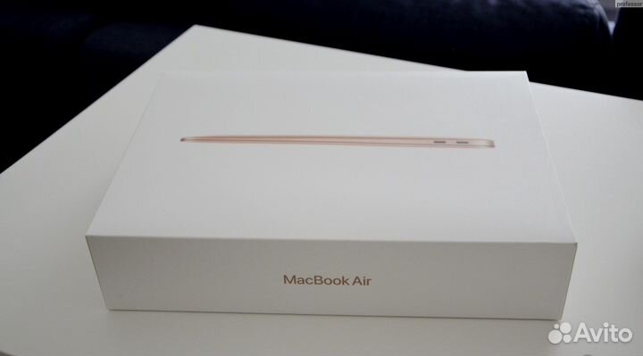 MacBook Air 13 M1/8/256 2020. Новый. Запечатанный