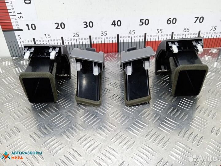 Дефлектор обдува салона Mitsubishi Outlander 2008