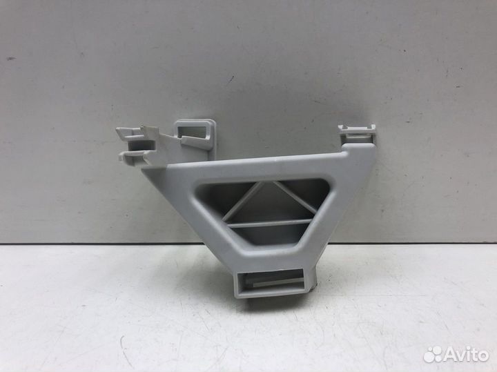 Кронштейн переднего бампера правый Ford Focus II 2