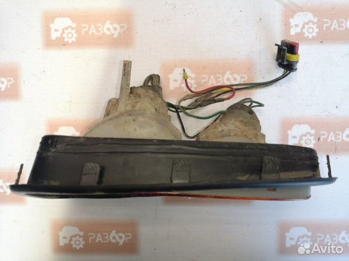 Фонарь задний правый Nissan Patrol Y61 ZD30ddti